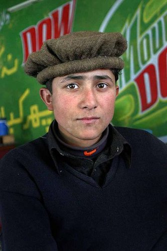 400px-young_man_from_northern_pakistan.jpg