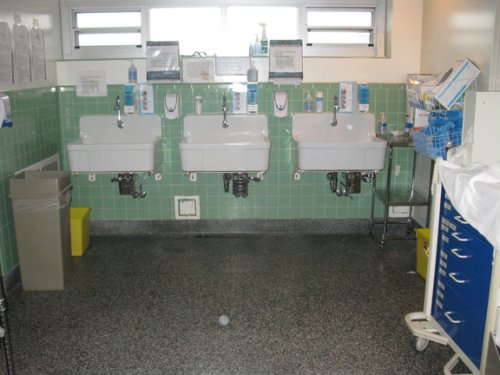 operating-room-wash-up.jpg